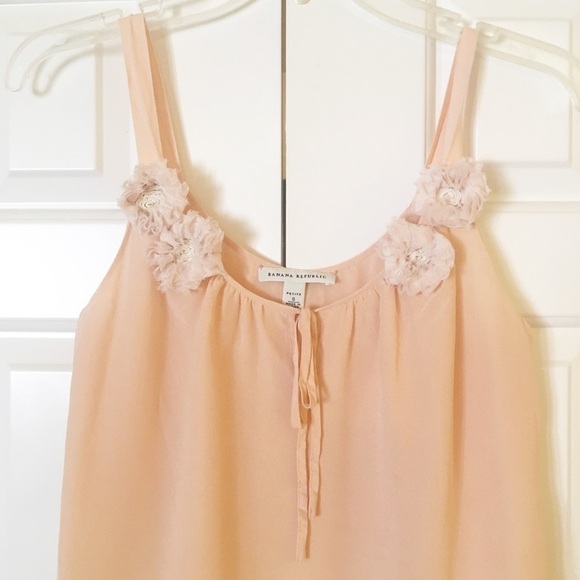 Banana Republic silk pink cami w roses. Small EUC - Picture 3 of 8